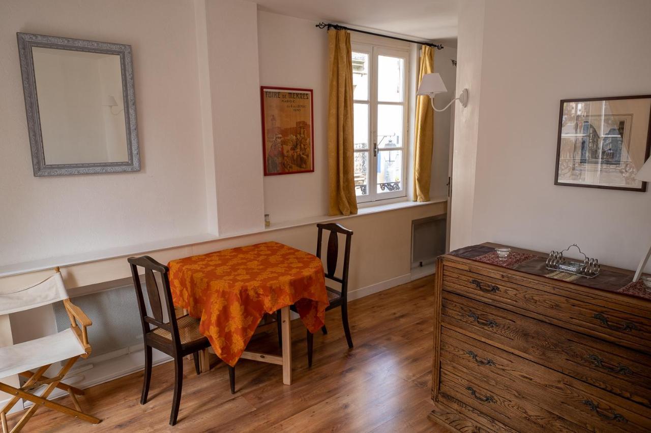 Appartement Place Des Cordeliers 디난 외부 사진